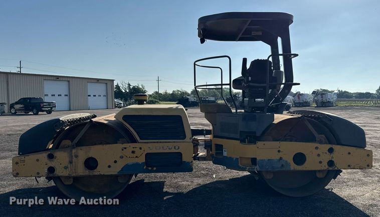 image for item NE9830 2010 Volvo DD138HFA double drum vibratory roller