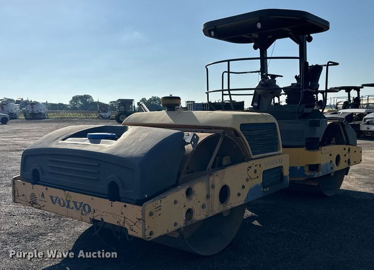 image for item NE9830 2010 Volvo DD138HFA double drum vibratory roller