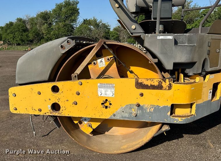 image for item NE9830 2010 Volvo DD138HFA double drum vibratory roller