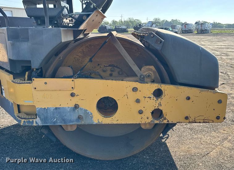 image for item NE9830 2010 Volvo DD138HFA double drum vibratory roller