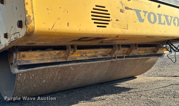 image for item NE9830 2010 Volvo DD138HFA double drum vibratory roller