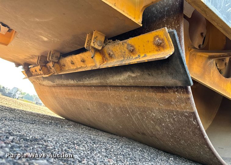 image for item NE9830 2010 Volvo DD138HFA double drum vibratory roller