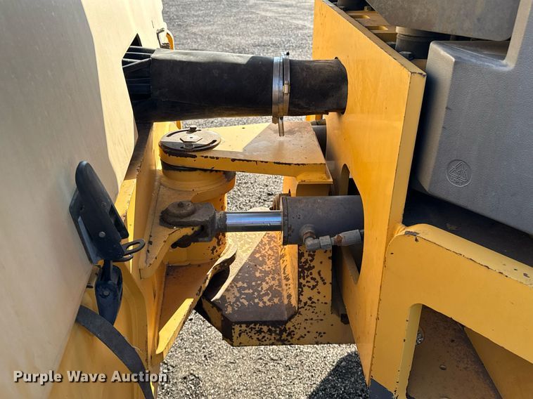 image for item NE9830 2010 Volvo DD138HFA double drum vibratory roller