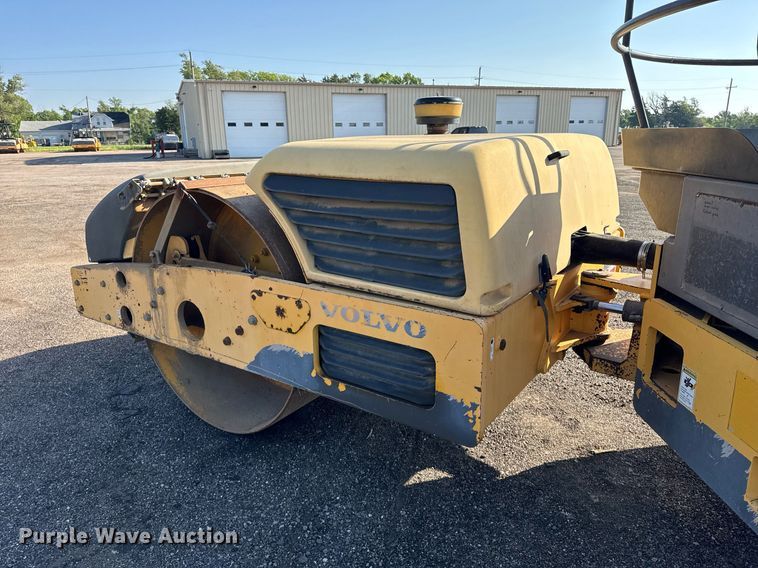image for item NE9830 2010 Volvo DD138HFA double drum vibratory roller