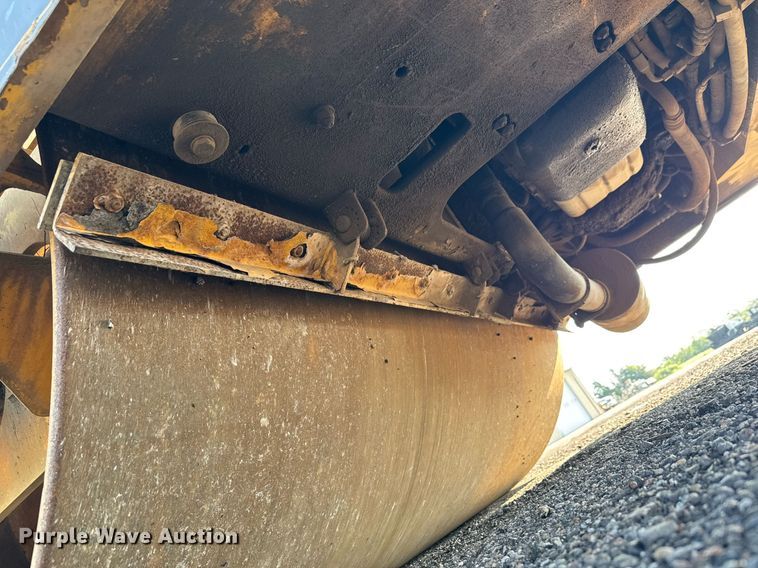 image for item NE9830 2010 Volvo DD138HFA double drum vibratory roller