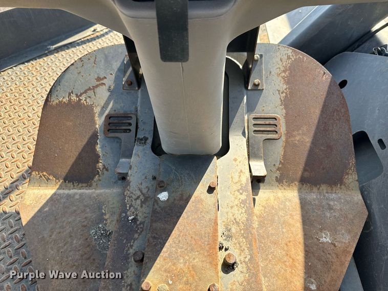 image for item NE9830 2010 Volvo DD138HFA double drum vibratory roller