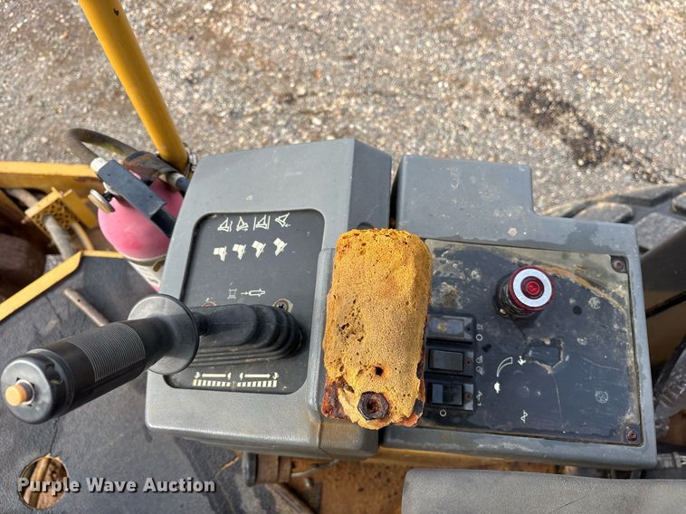 image for item OB9694 2008 Caterpillar CS-563E single drum vibratory roller