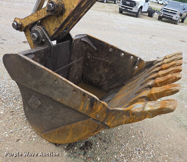 image for item YA0568 2015 Caterpillar 323FL excavator