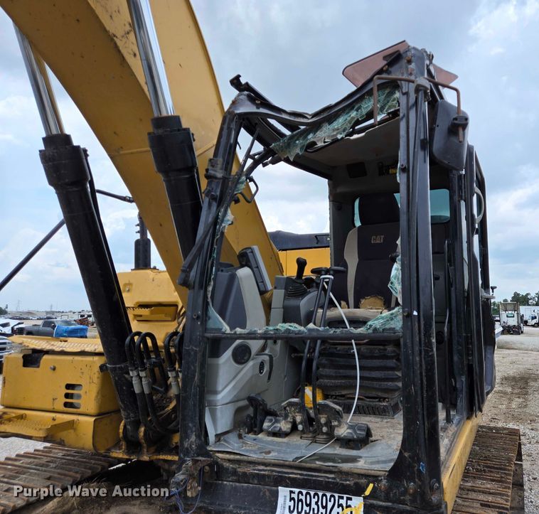 image for item YA0568 2015 Caterpillar 323FL excavator
