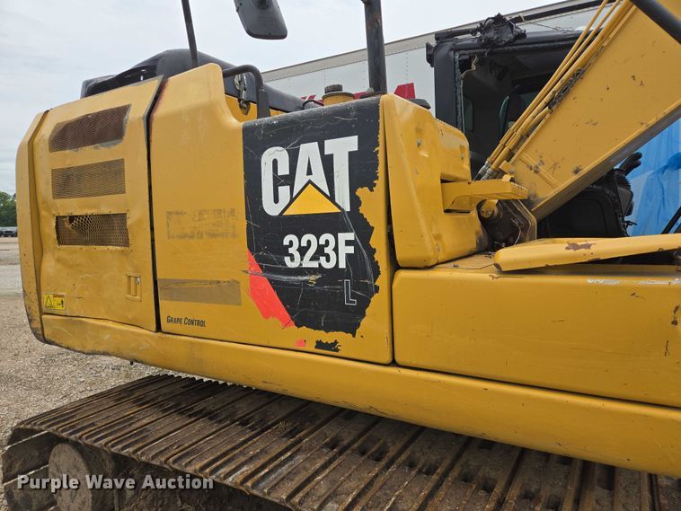 image for item YA0568 2015 Caterpillar 323FL excavator