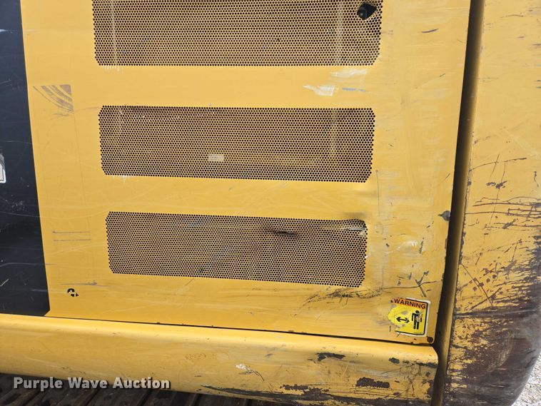 image for item YA0568 2015 Caterpillar 323FL excavator