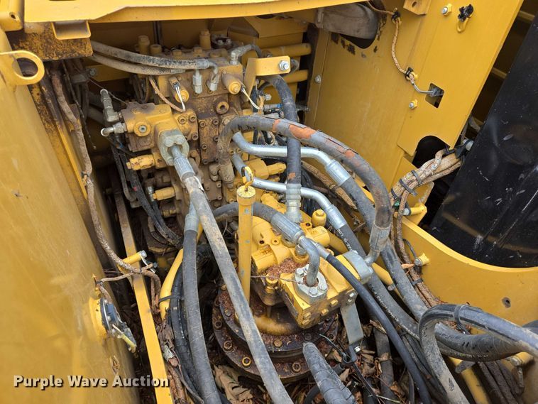 image for item YA0568 2015 Caterpillar 323FL excavator
