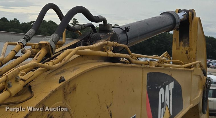 image for item YA0568 2015 Caterpillar 323FL excavator