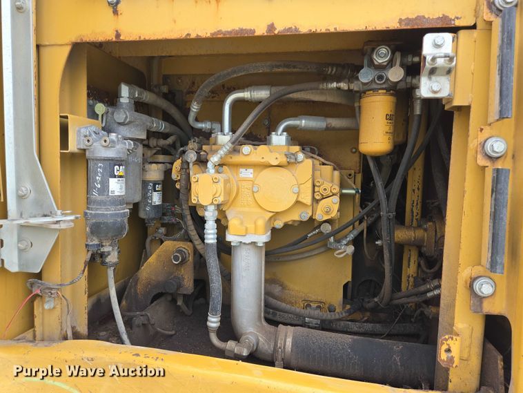 image for item YA0568 2015 Caterpillar 323FL excavator