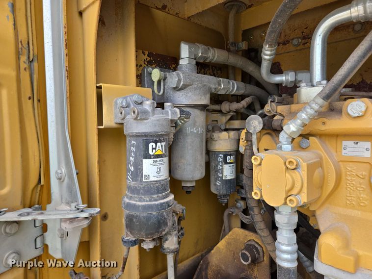 image for item YA0568 2015 Caterpillar 323FL excavator