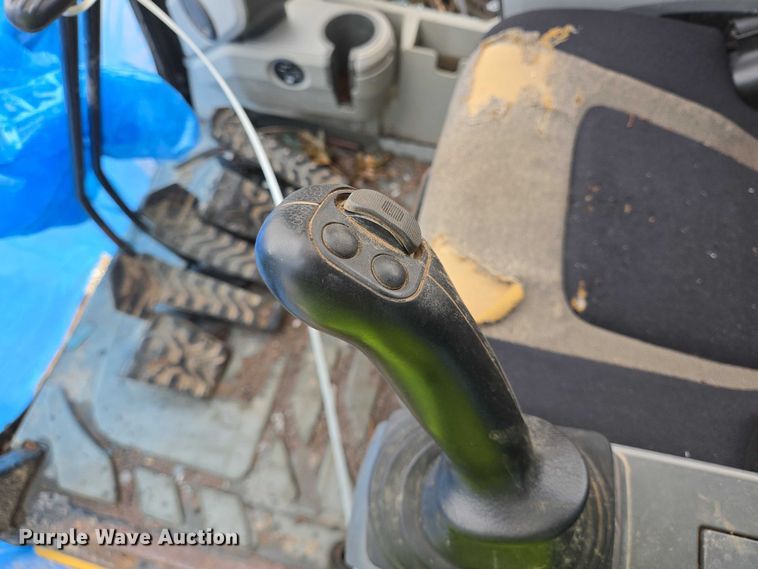 image for item YA0568 2015 Caterpillar 323FL excavator