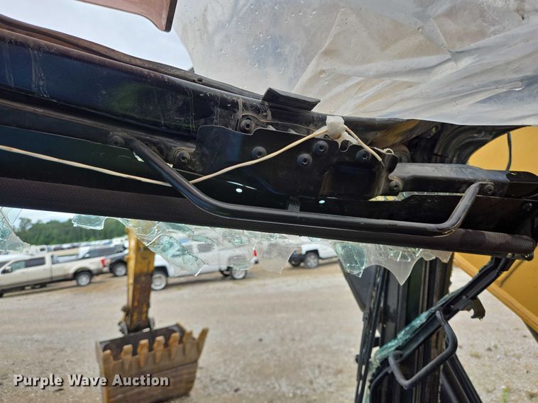 image for item YA0568 2015 Caterpillar 323FL excavator