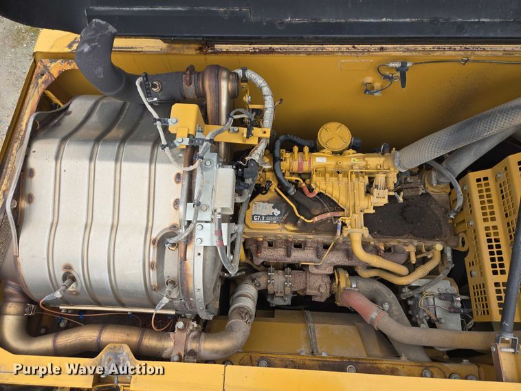 image for item YA0568 2015 Caterpillar 323FL excavator