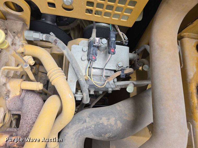 image for item YA0568 2015 Caterpillar 323FL excavator