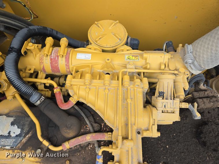 image for item YA0568 2015 Caterpillar 323FL excavator