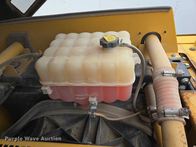 image for item YA0568 2015 Caterpillar 323FL excavator