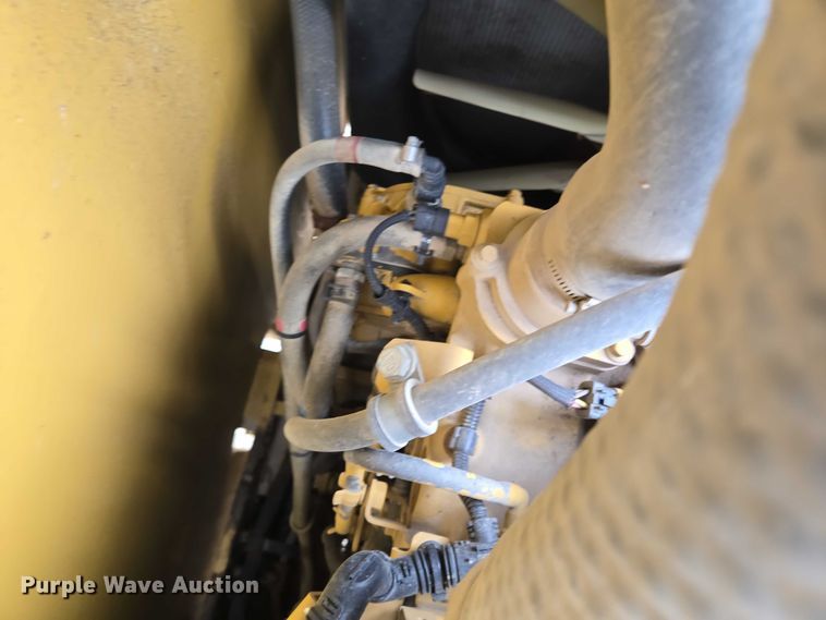 image for item YA0568 2015 Caterpillar 323FL excavator