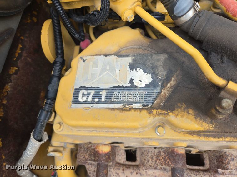 image for item YA0568 2015 Caterpillar 323FL excavator