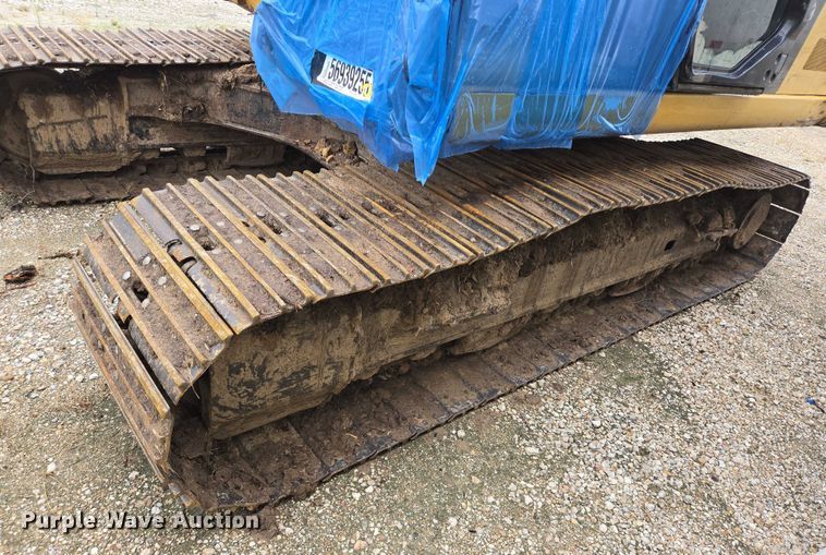 image for item YA0568 2015 Caterpillar 323FL excavator