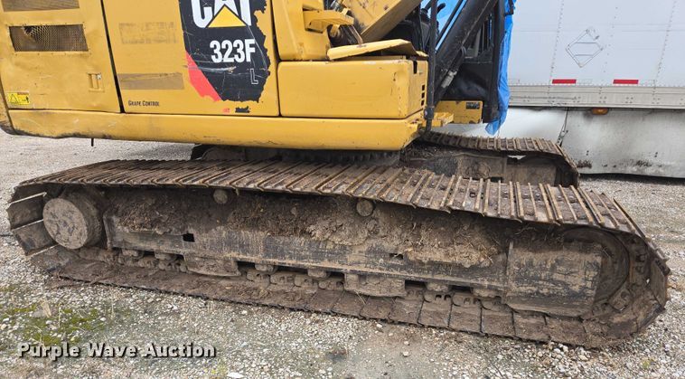 image for item YA0568 2015 Caterpillar 323FL excavator