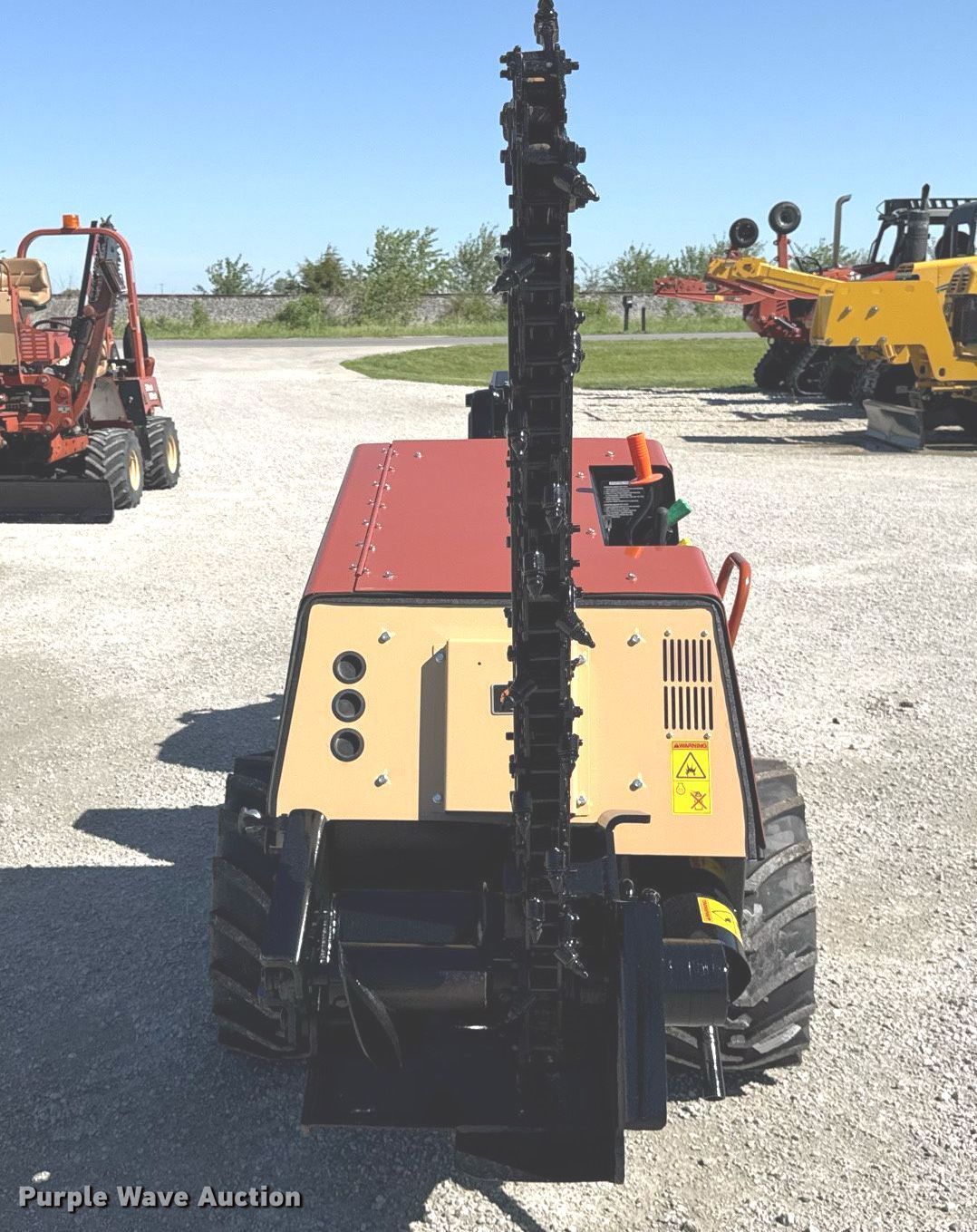 1999 Ditch Witch 410SXD vibratory cable plow in Clinton, IL