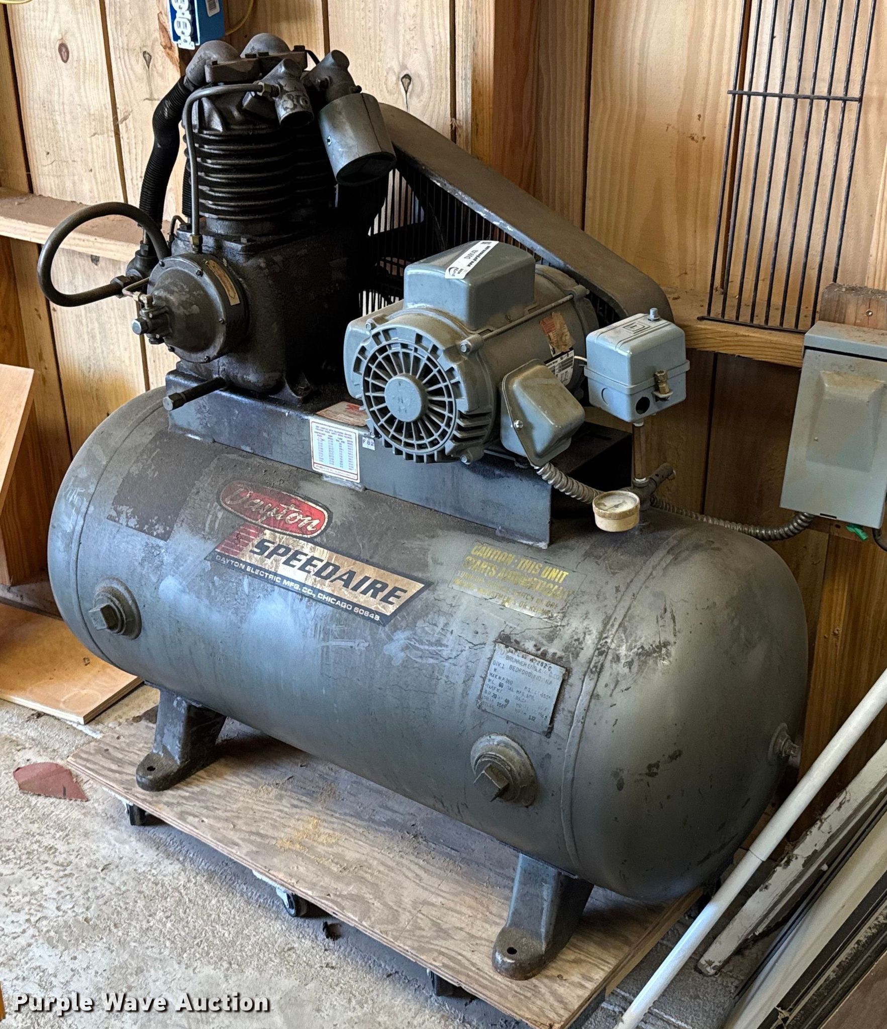 Dayton Speedaire 3Z198A air compressor in Jay, OK | Item DU9143
