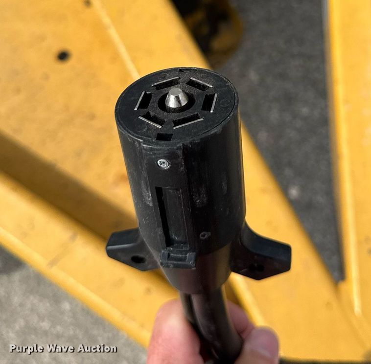 image for item DH9950 2006 Behnke Enterprises INC BCT2012ET tilt deck equipment trailer