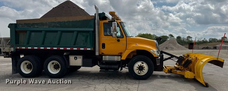 image for item DH9951 2003 International 7400 dump truck