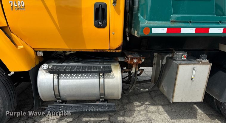 image for item DH9951 2003 International 7400 dump truck