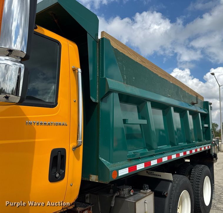 image for item DH9951 2003 International 7400 dump truck