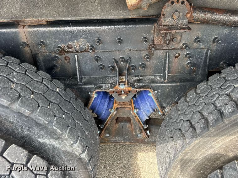 image for item DH9951 2003 International 7400 dump truck