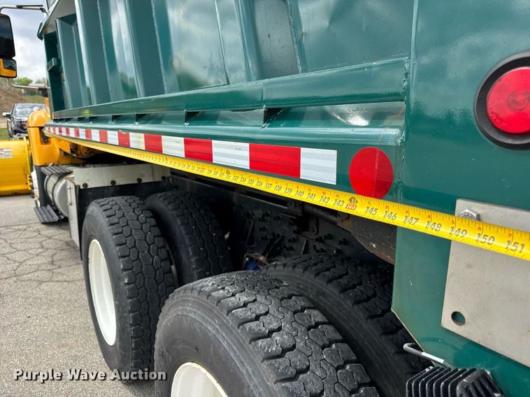 image for item DH9951 2003 International 7400 dump truck