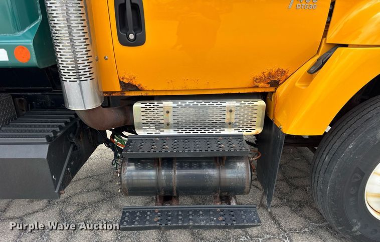 image for item DH9951 2003 International 7400 dump truck