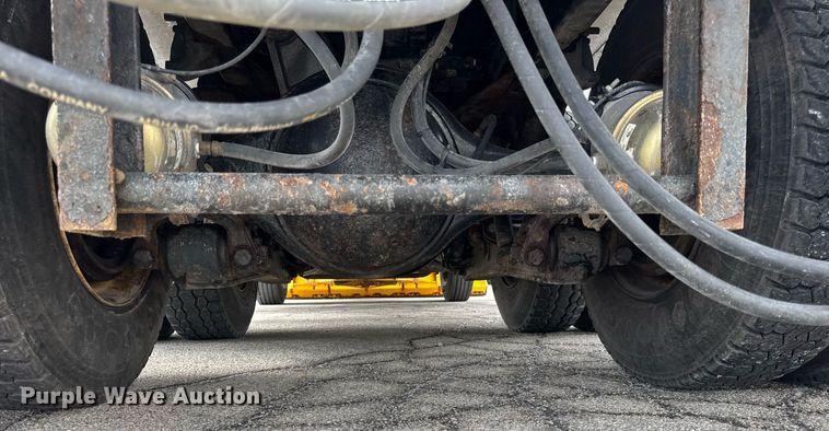 image for item DH9951 2003 International 7400 dump truck