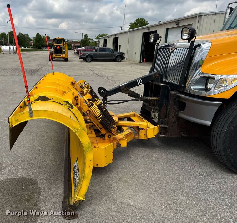 image for item DH9951 2003 International 7400 dump truck