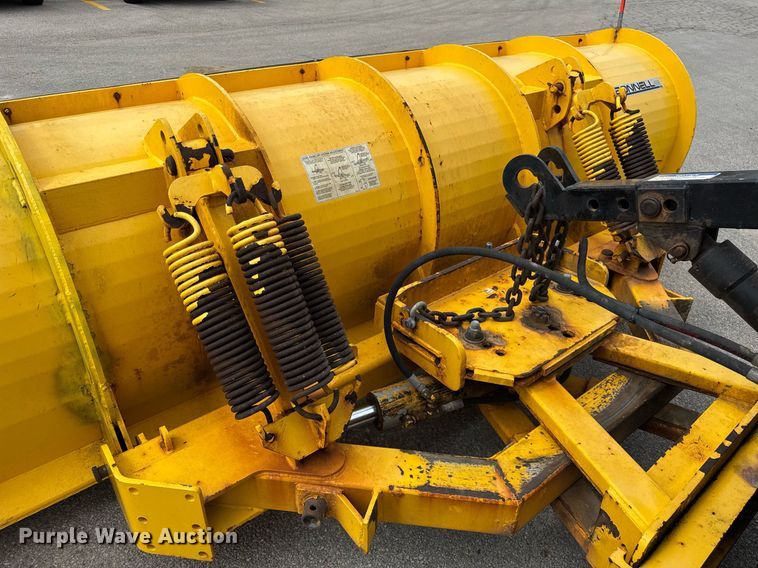 image for item DH9951 2003 International 7400 dump truck