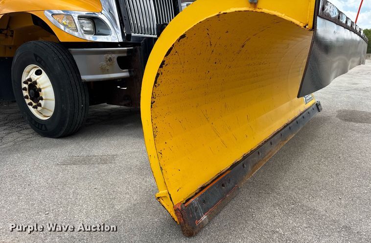 image for item DH9951 2003 International 7400 dump truck