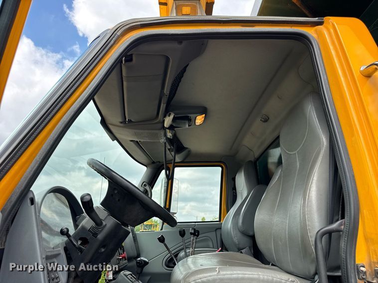 image for item DH9951 2003 International 7400 dump truck