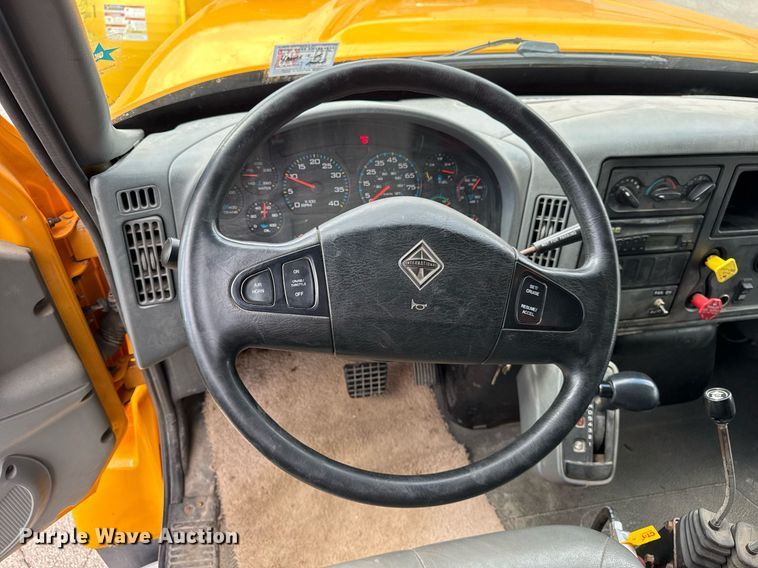 image for item DH9951 2003 International 7400 dump truck