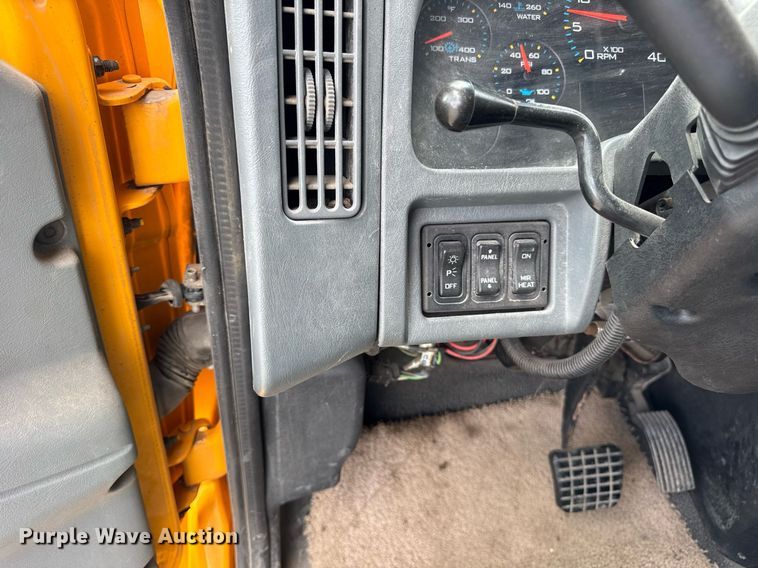 image for item DH9951 2003 International 7400 dump truck