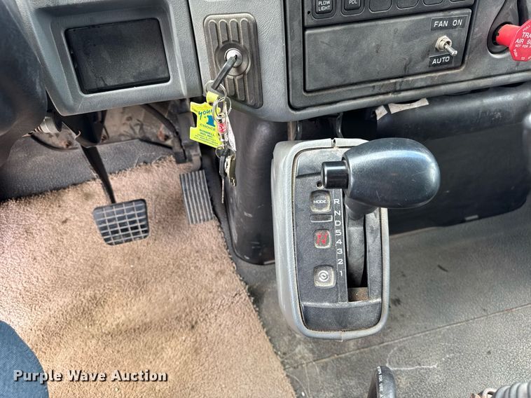 image for item DH9951 2003 International 7400 dump truck