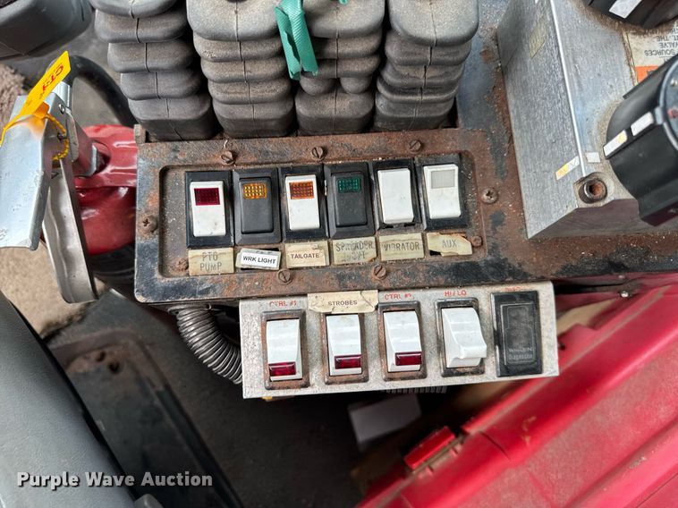 image for item DH9951 2003 International 7400 dump truck