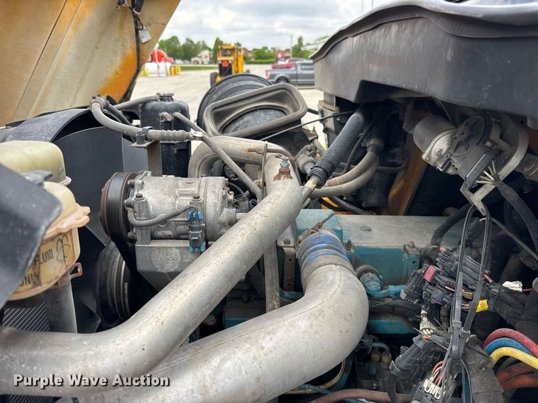 image for item DH9951 2003 International 7400 dump truck