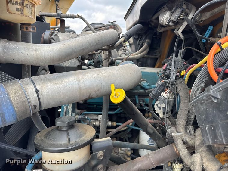 image for item DH9951 2003 International 7400 dump truck