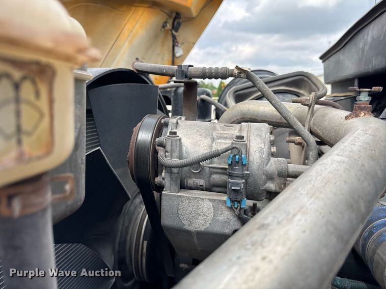 image for item DH9951 2003 International 7400 dump truck